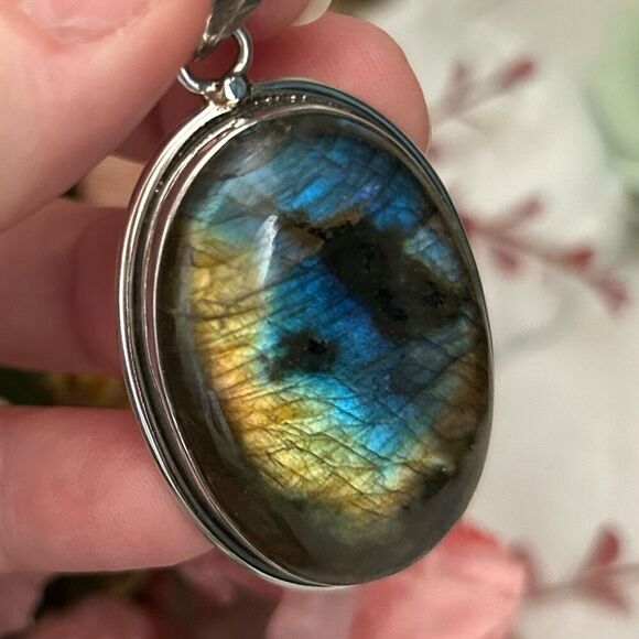 Sterling Silver Labradorite Large Oval Cabochon Pendant - Picture 1 of 7